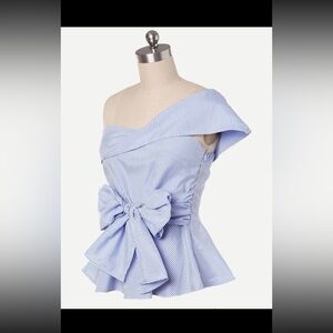 One shoulder summer top, like new! Medium
